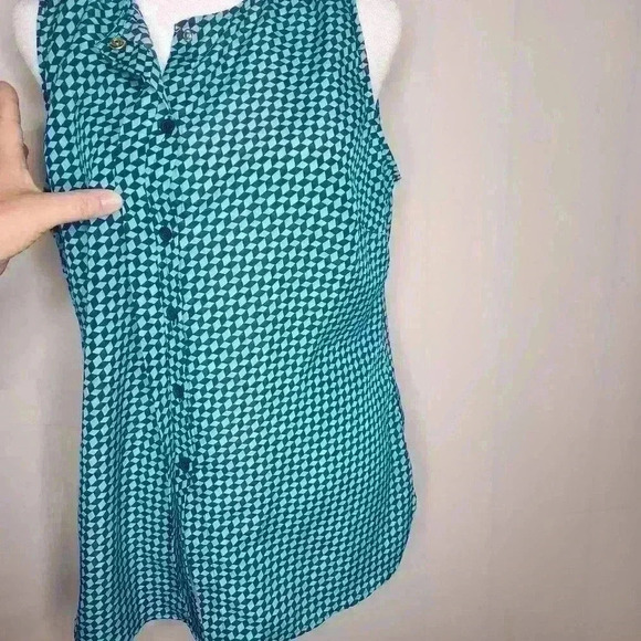 Michael Michael Kors women's blue geometric button down sleeveless blouse size 6 - Picture 3 of 9